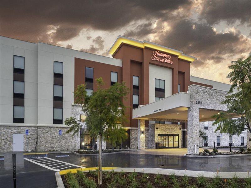 Hampton Inn & Suites Santa Maria Luaran gambar